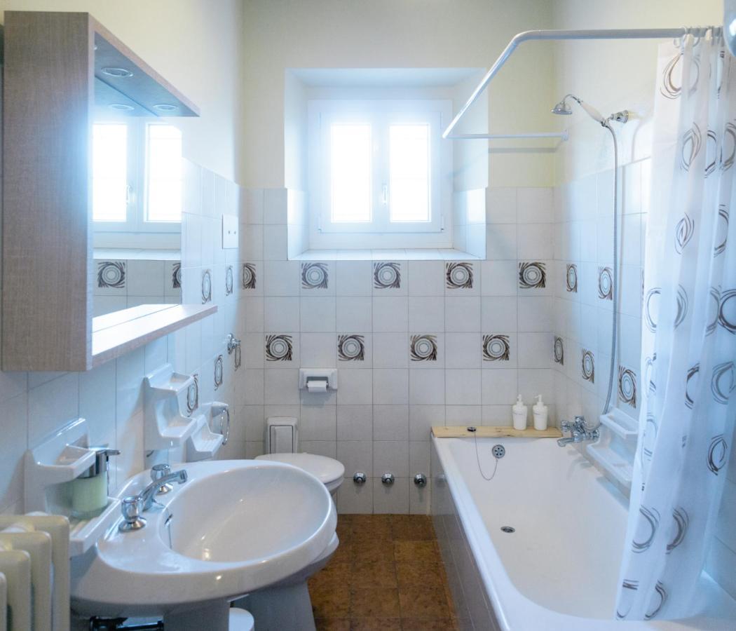 La Cascinetta Bed & Breakfast Passirano ภายนอก รูปภาพ